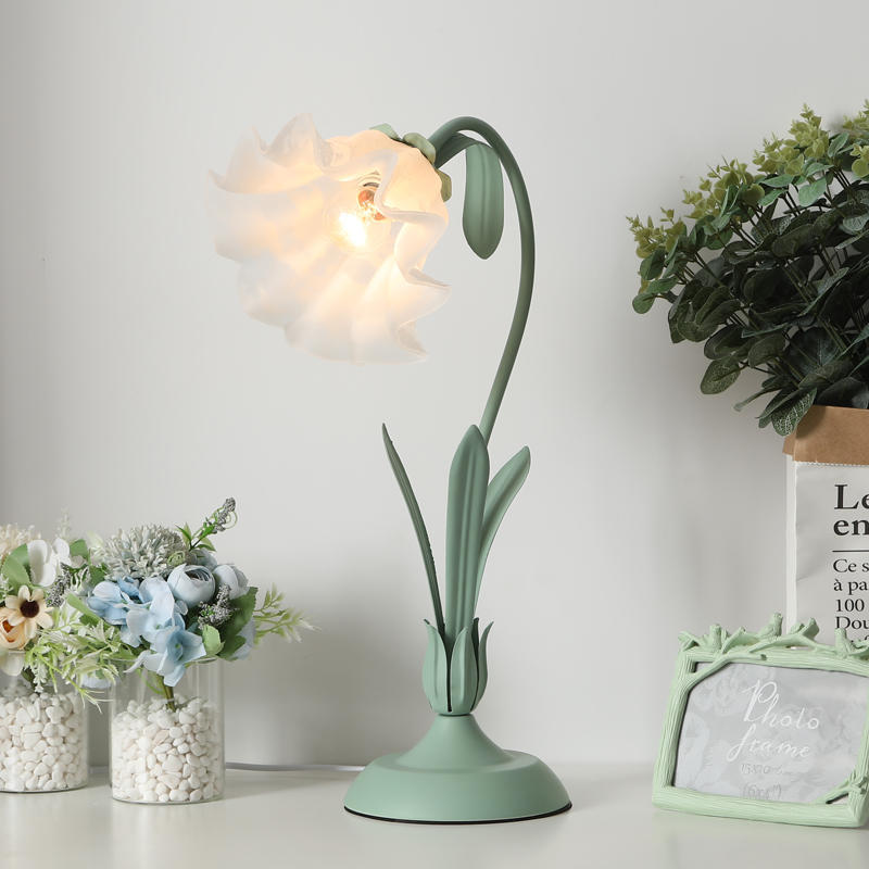 Lisslune | Flower Charm Nordic Style Table Lamp