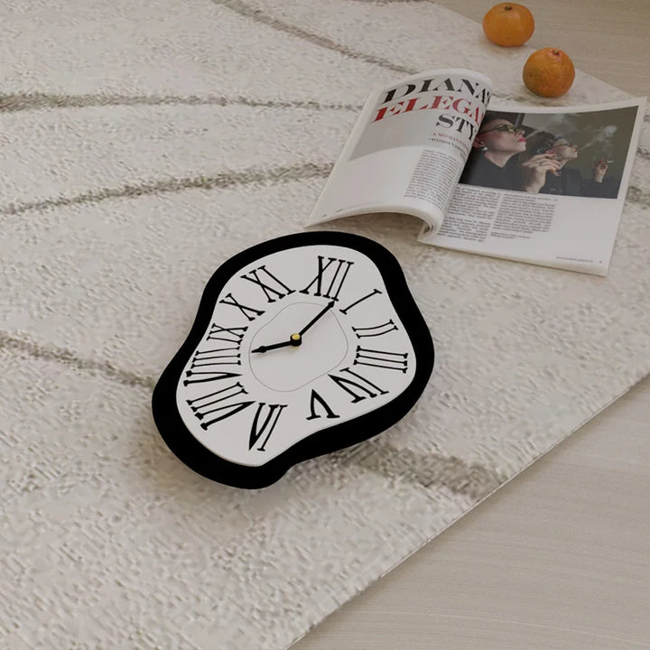 Lisslune | Surreal melting nordic wall clock