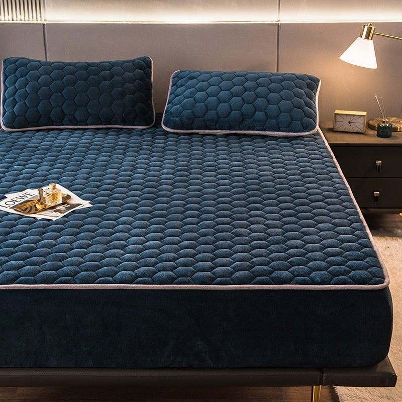 Lisslune | Elegant Velvet Thick Mattress Cover