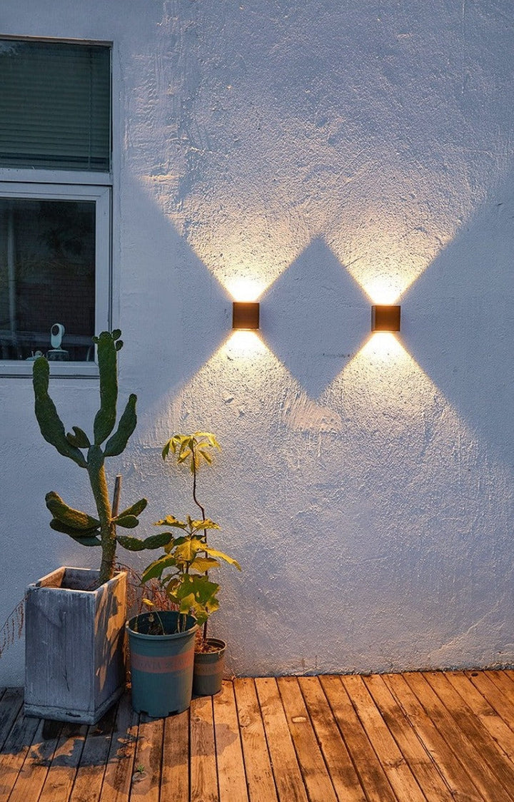Lisslune | SolarFlare - Upward & Downward Solar Wall Lamp