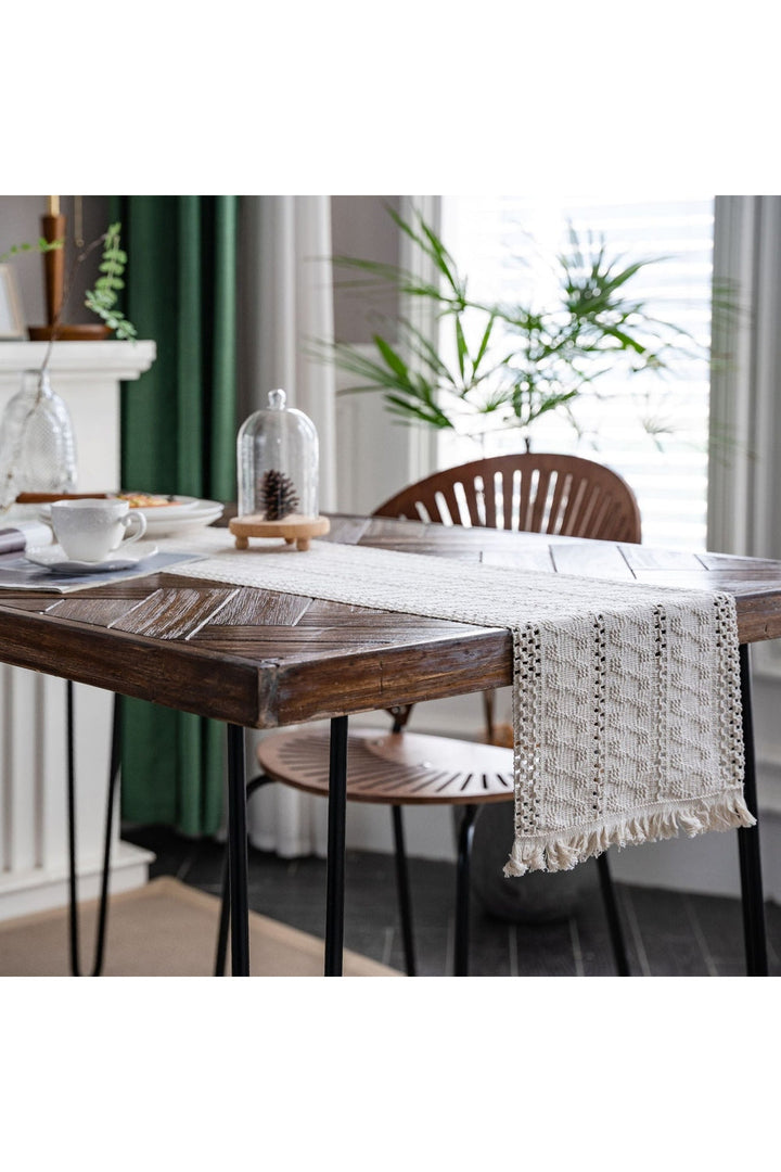 Lisslune | Table Runner - Light Academia