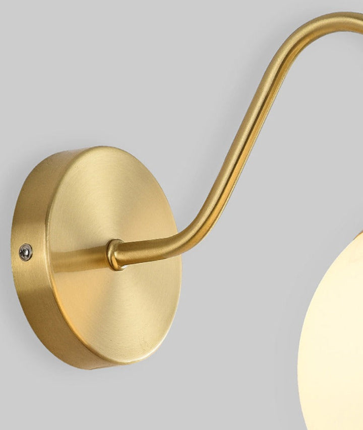 Lisslune | SphereLuxe – Scandinavian Wall Light with Adjustable Lighting