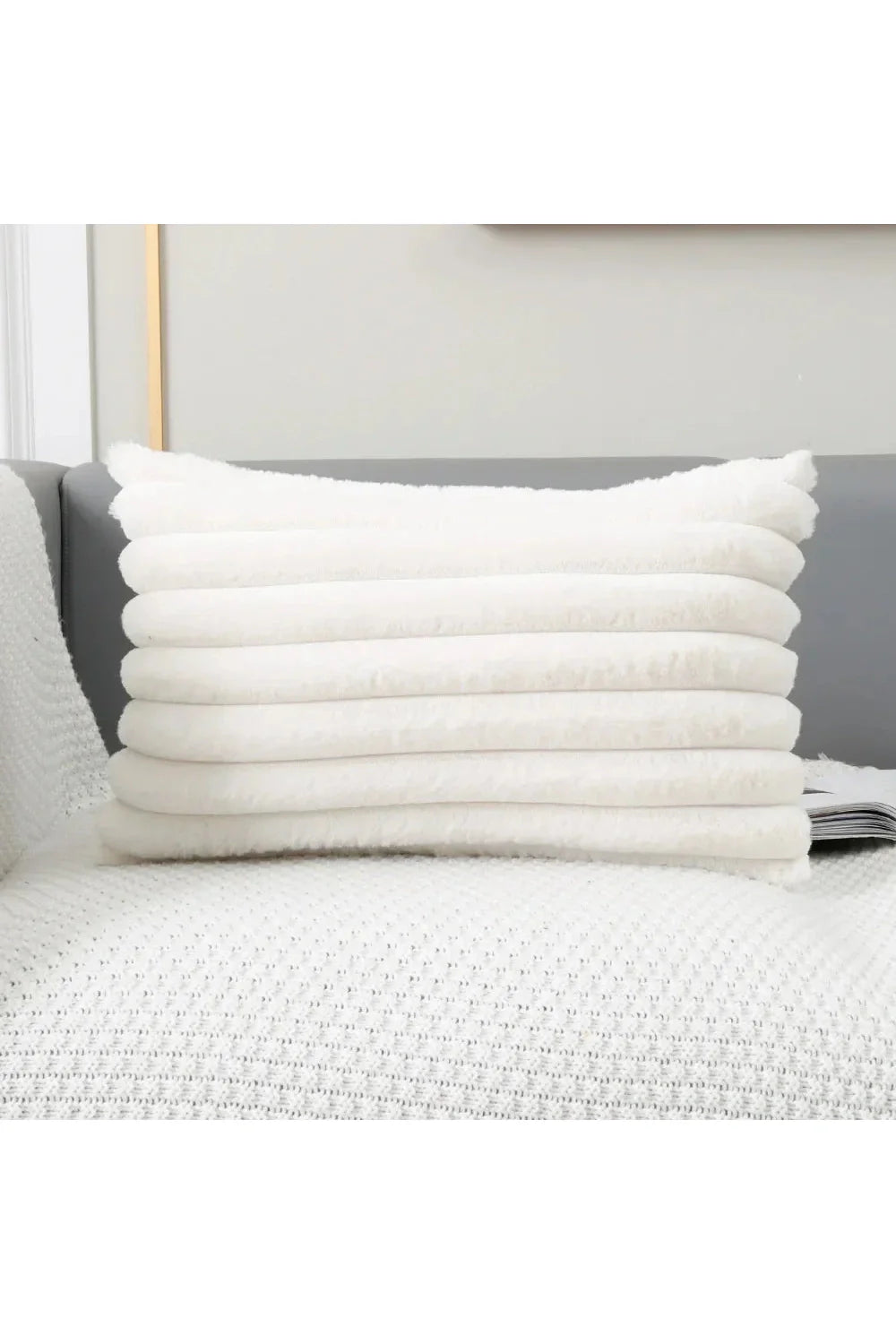 Lisslune | White plush pillow cover