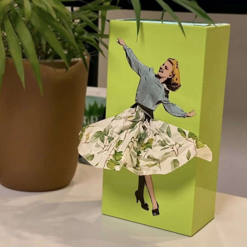 Lisslune | Flying Skirt Tissue Box