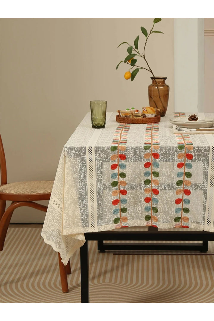 Lisslune | Garden lace tablecloth