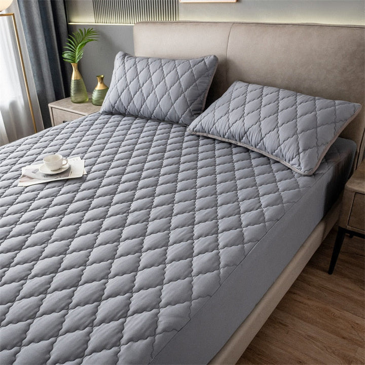 Lisslune | Anti-Slip Waterproof Mattress Cover