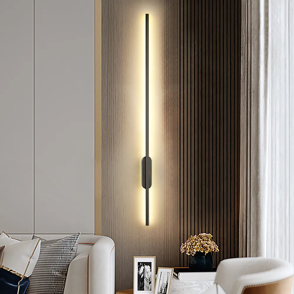 Lisslune | SofaLume – Modern Wall Lamp in Black and Gold for Stylish Living