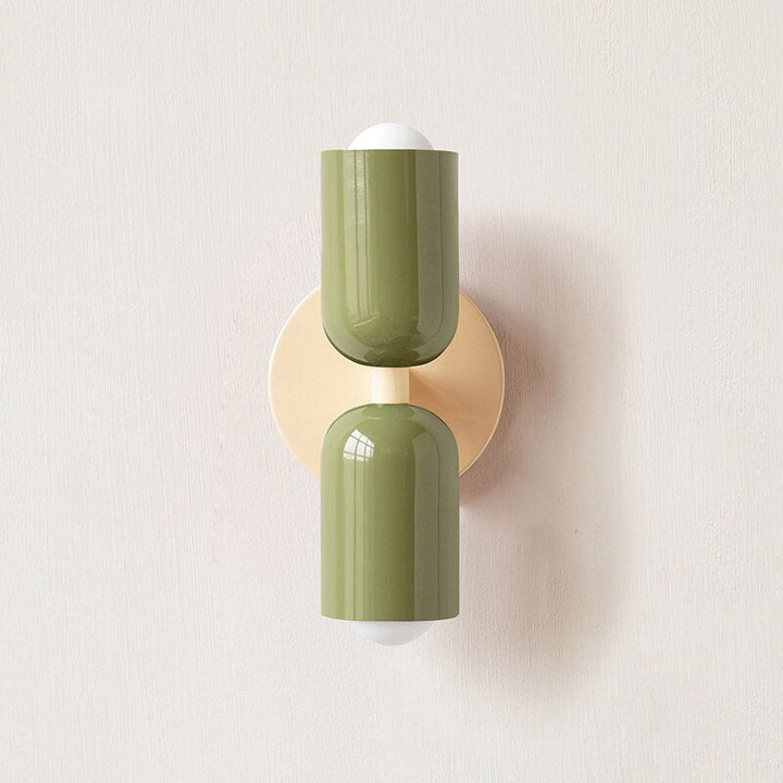 Lisslune | Lively, minimalist wall lamp with two light bulbs