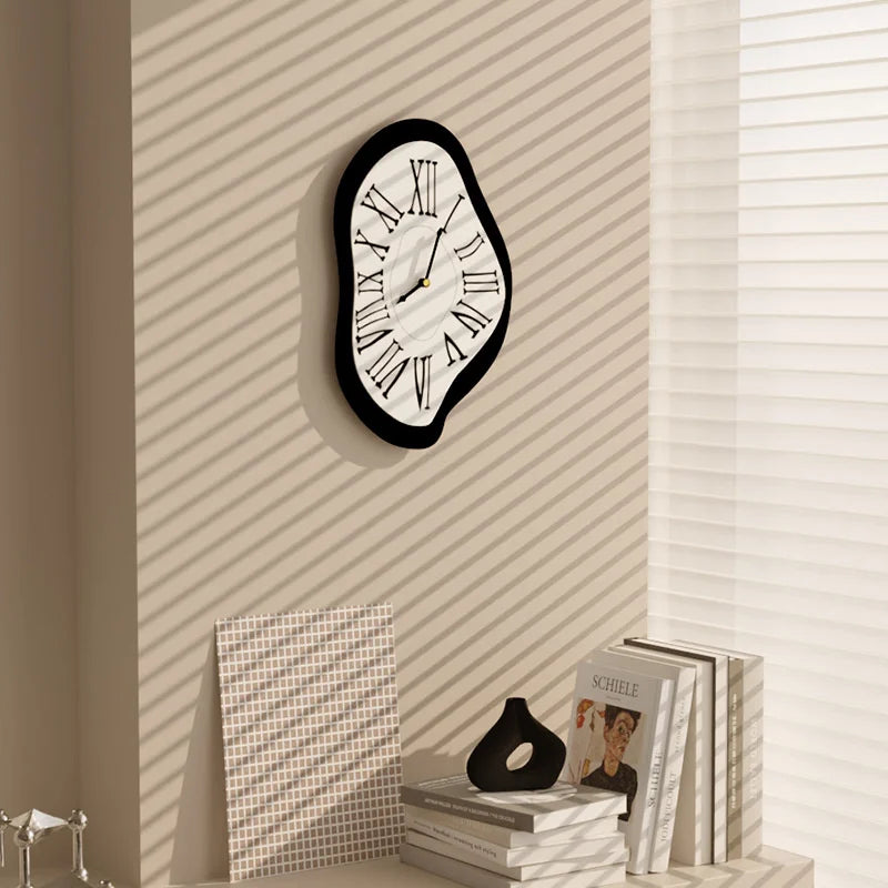 Lisslune | Surreal melting nordic wall clock