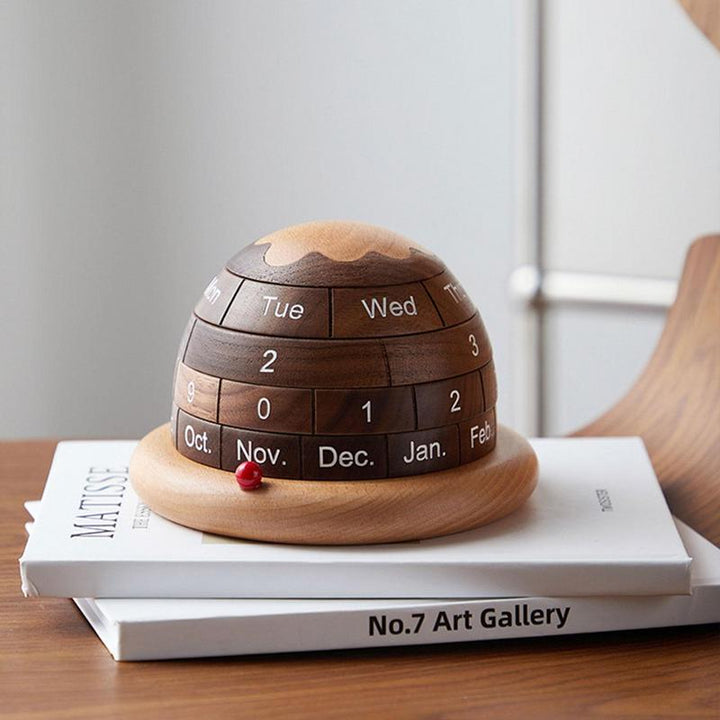 Lisslune | Unique Planet Wooden Table Calendar