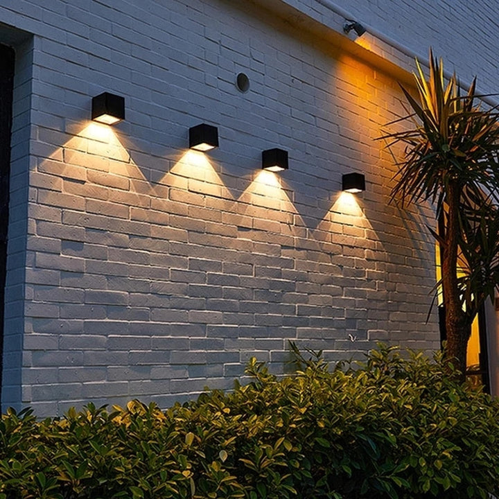 Lisslune | GlowBeam – Elegant Outdoor Wall Lamp for Mood Lighting