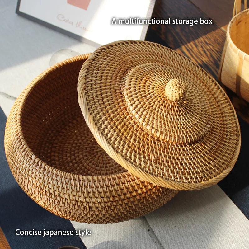 Lisslune | Elegant handwoven rattan storage chest - Stylish organizer for any room