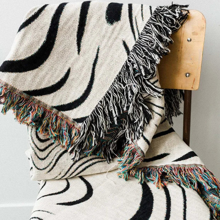 Lisslune | abstract waves throw blanket