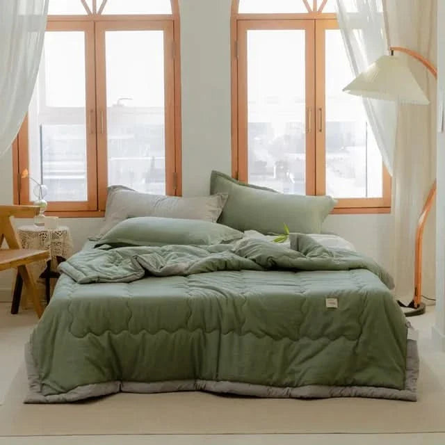 Lisslune | ComfyLux - Premium Lightweight Blanket
