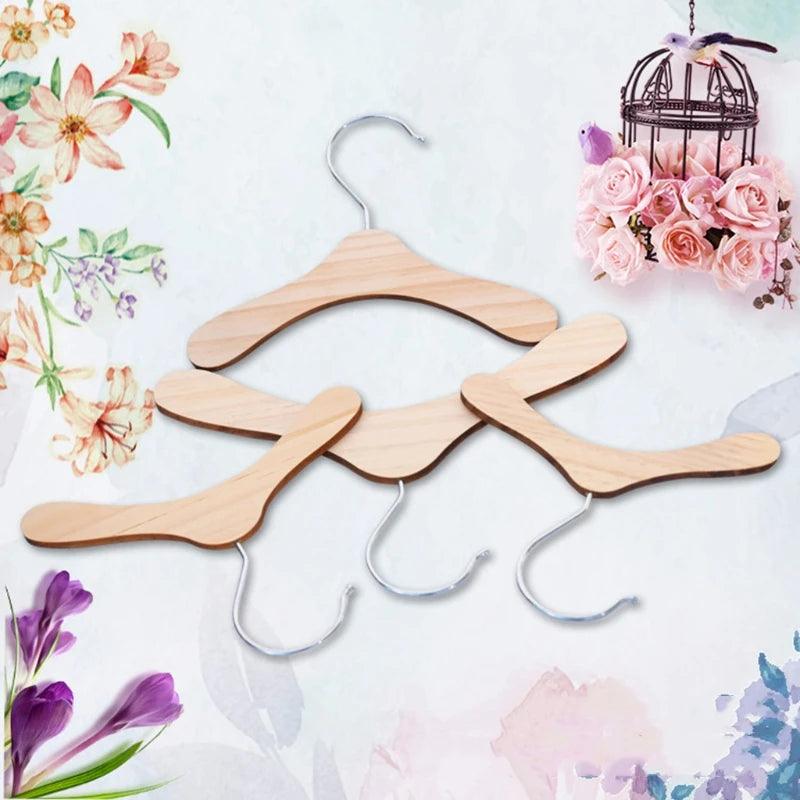 Lisslune | 10-piece wooden dog clothing hangers - Sturdy and lightweight organizers for pet clothing