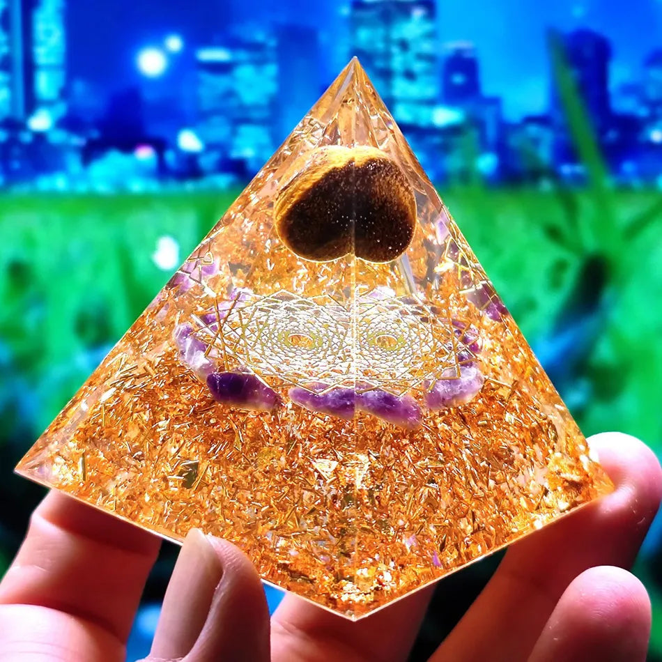 Lisslune | Orgonite Pyramid with Amethyst Pendulum – Energy, Protection and Decoration