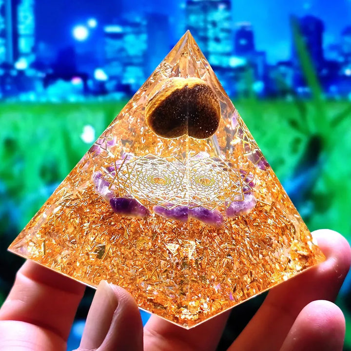 Lisslune | Orgonite Pyramid with Amethyst Pendulum – Energy, Protection and Decoration