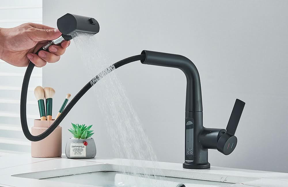 Lisslune | LUXOR - Modern digital washbasin tap