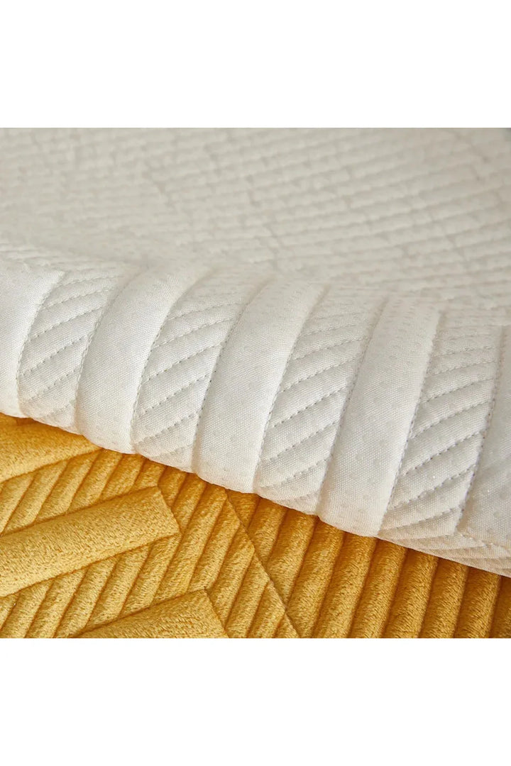 Lisslune | Soft Quilted Sofa Cover