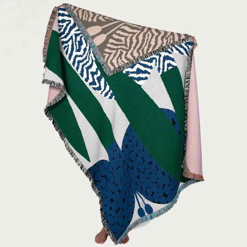 Lisslune | nature-inspired tapestry blanket