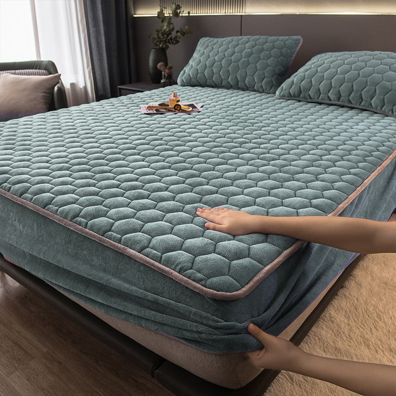 Lisslune | Elegant Velvet Thick Mattress Cover