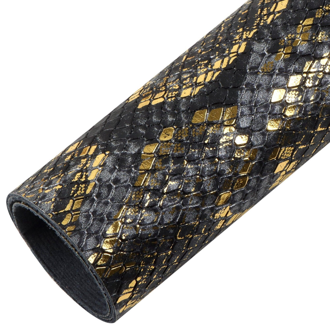 Lisslune | Elegant Pearl Stripe Synthetic Leather Plate: Enhance Your Creative Efforts