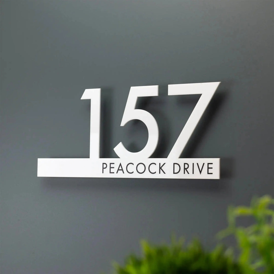 Lisslune | Personalized elegant acrylic house number sign - modern and weatherproof