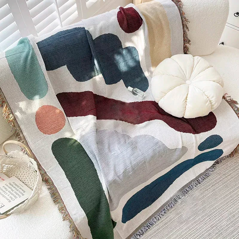 Lisslune | nature-inspired tapestry blanket