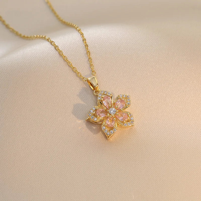 Lisslune | Rotating Flower Necklace