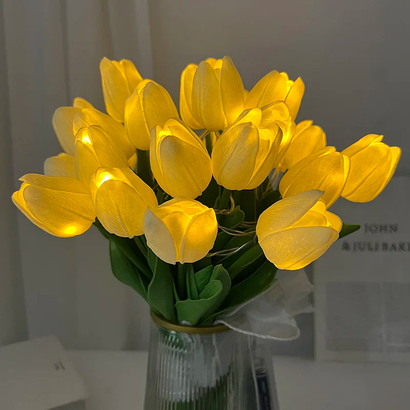 Lisslune | LED lamp with artificial tulip bouquet perfect for gifts or as wedding party home decorations