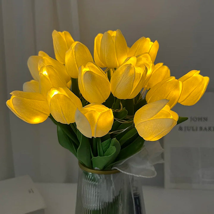 Lisslune | LED lamp with artificial tulip bouquet perfect for gifts or as wedding party home decorations
