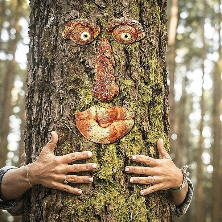 Lisslune | Funny garden decoration tree face old man