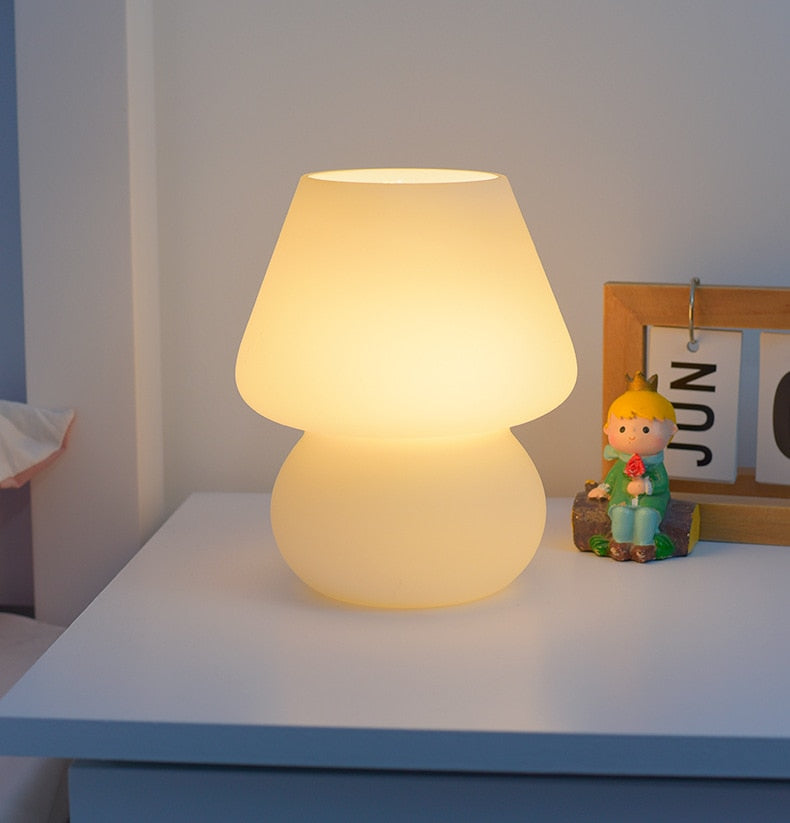 Lisslune | LED Desk Lamp in Mushroom Shape made of Glass