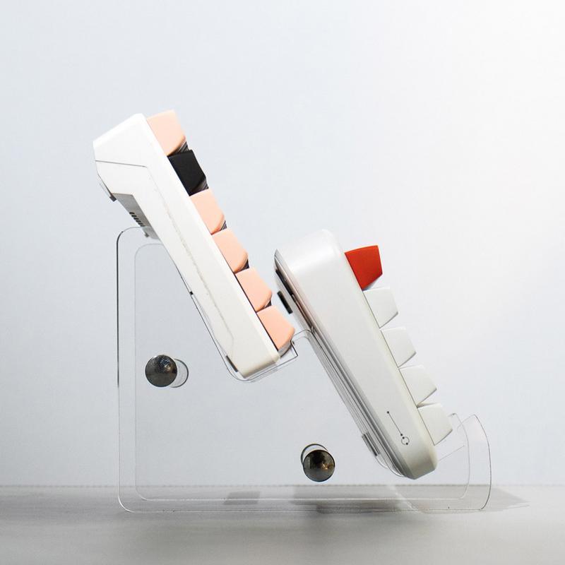 Lisslune | Striped 3-Tier Clear Acrylic Keyboard Display Holder