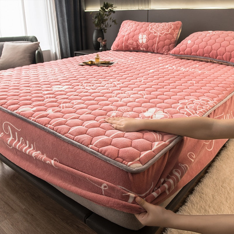 Lisslune | Elegant Velvet Thick Mattress Cover