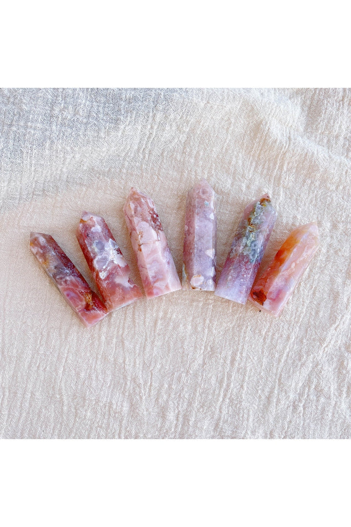 Lisslune | Agate gemstone display tower