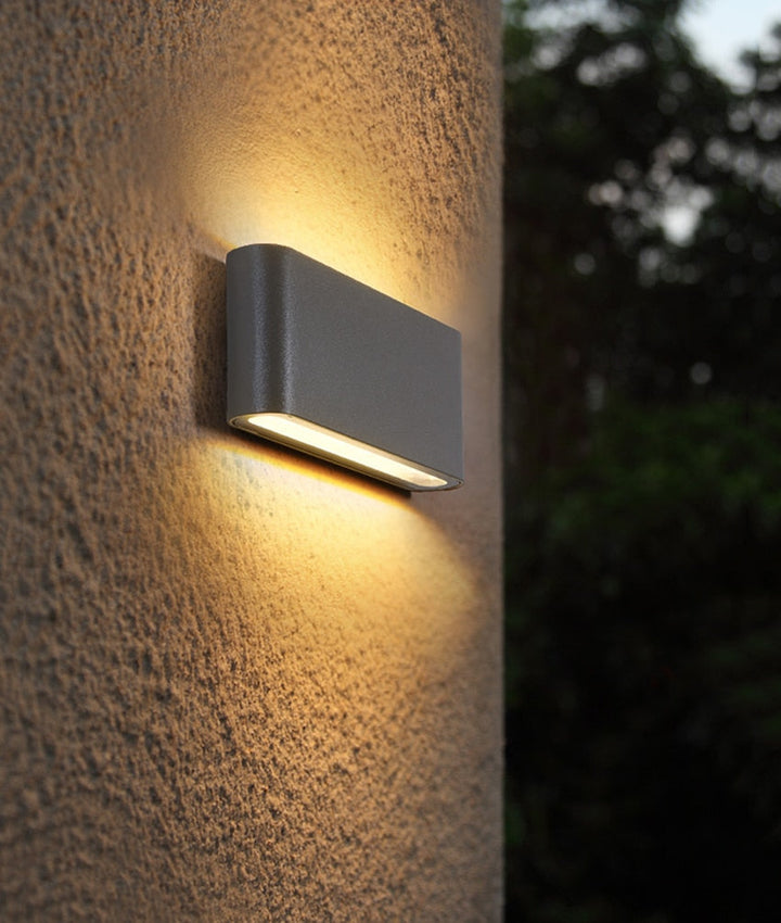 Lisslune | GuardGlow – Waterproof Wall Lamp with Weather-Resistant Design