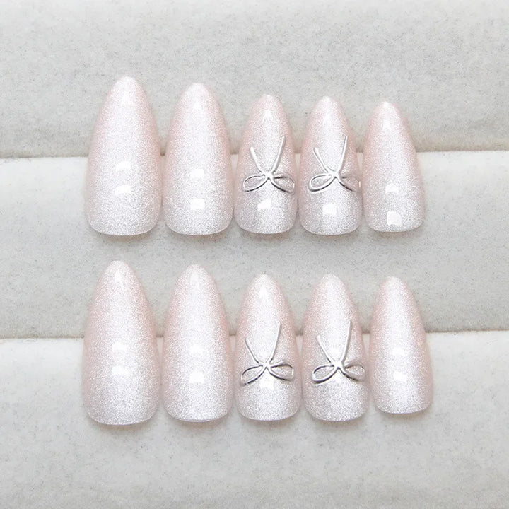 Lisslune | 24 Stück Pinke Mandel Press-On Nägel Glänzend Süße Herzmuster Kunstnägel mit Katzenauge, Spiegel Design für Frauen & Mädchen
