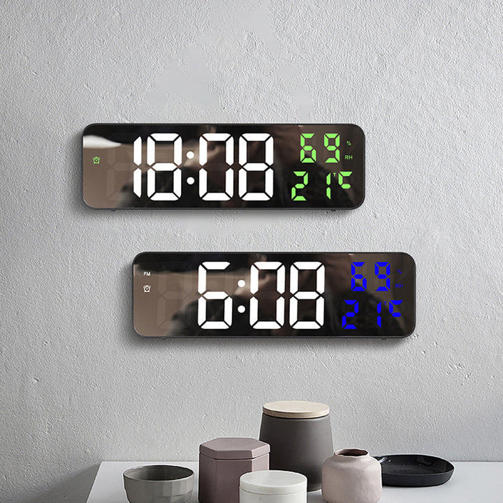 Lisslune | ClimaGlow Smart LED Wall Clock – Overview of Time and Climate