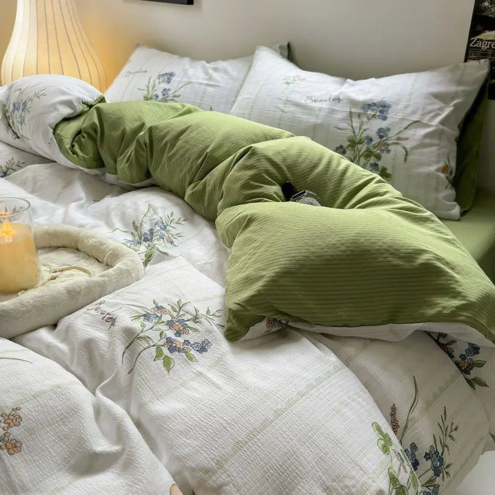 Rynx Bedding Set Duvet Cover Fresh Blue Floral. Crumpled Yann Bed Set Made of Four Parts, Washable Cotton Bed Sheets