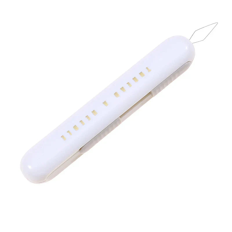 Lisslune | Dual-Purpose Needle Threader Seam Ripper Tool