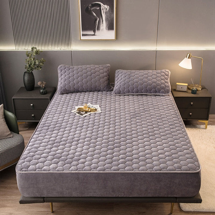 Lisslune | Elegant Velvet Thick Mattress Cover