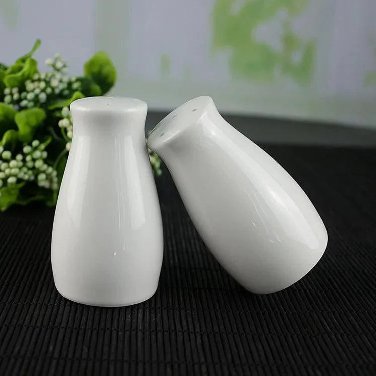 Lisslune | Ceramic Salt and Pepper Shaker Set with Bamboo Tray in Country Style