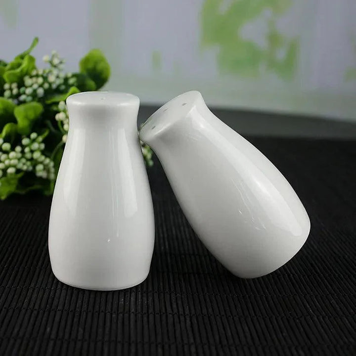 Lisslune | Ceramic Salt and Pepper Shaker Set with Bamboo Tray in Country Style