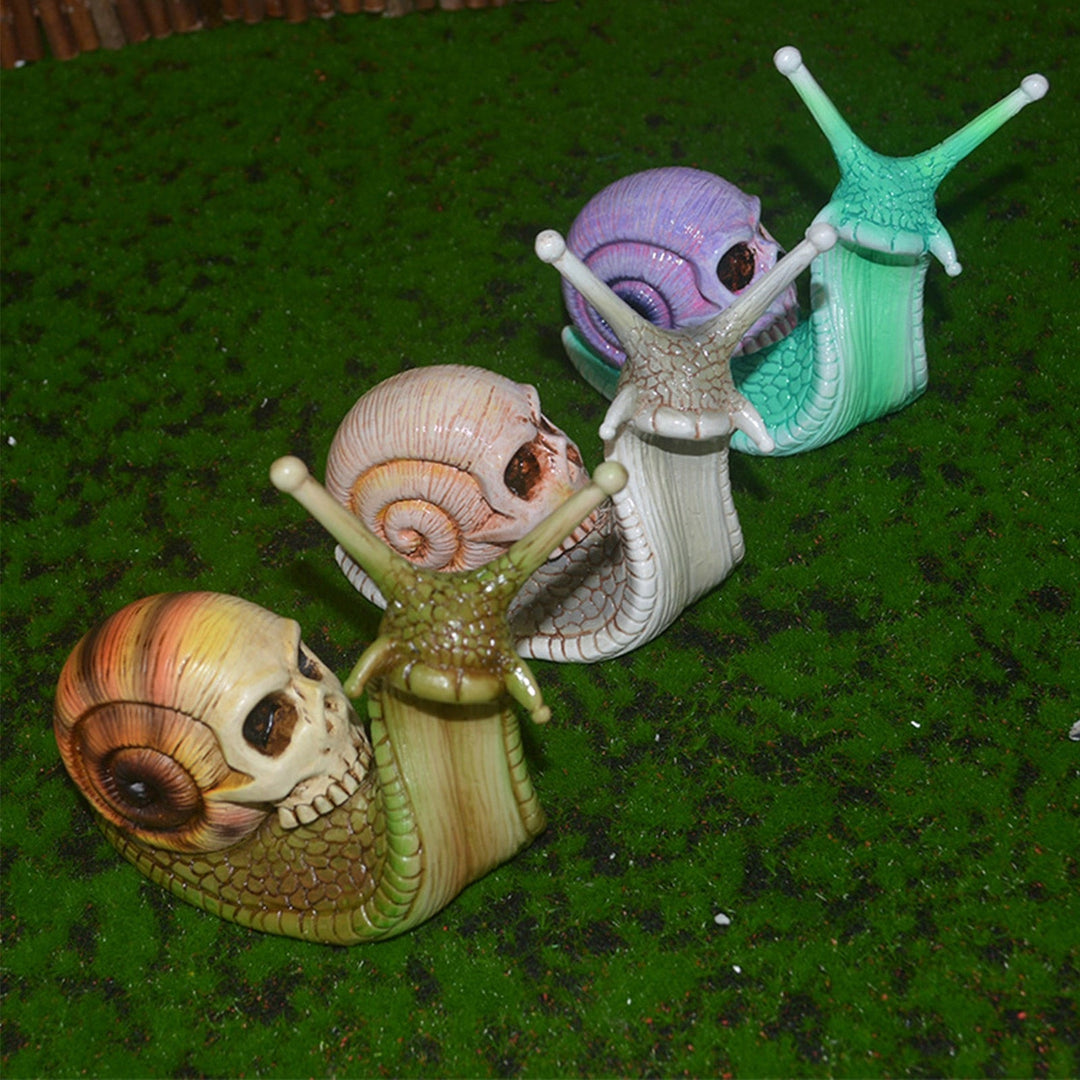 Lisslune | Snail Skull Halloween Patio Sculpture
