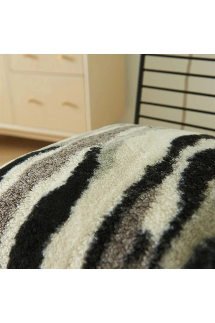 Lisslune | Plush Nordic Cushion Cover
