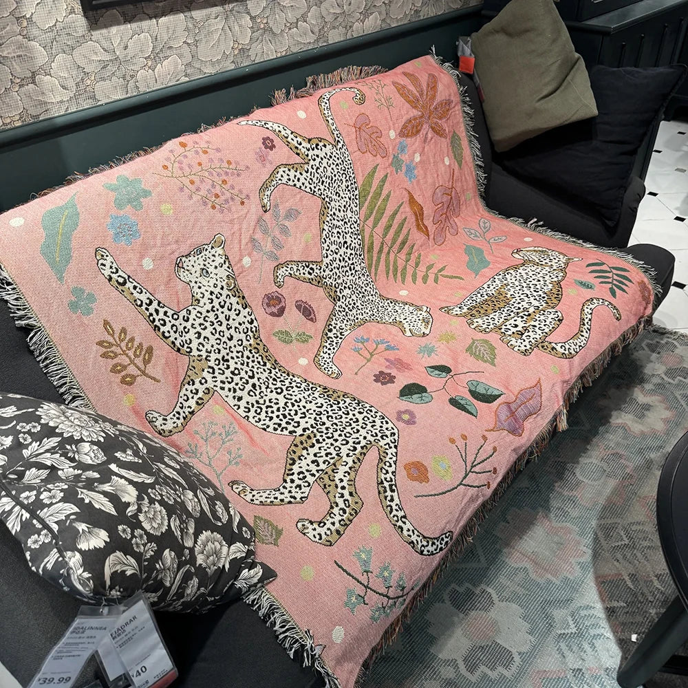Lisslune | Pink Jungle Leopard Blanket