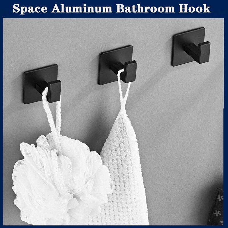 Lisslune | Elegant black wall hook for stylish home organization
