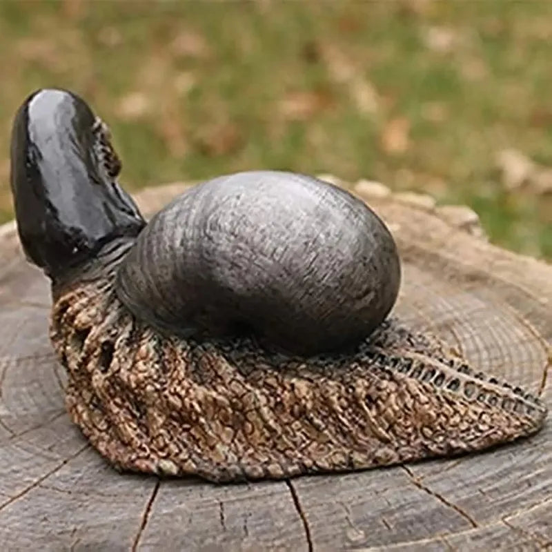 Lisslune | Variation Snail Statue, Resin Evil Snail Sculpture Alien Lover's New Favorite Home Office Decoration Garden Outdoor Decoration