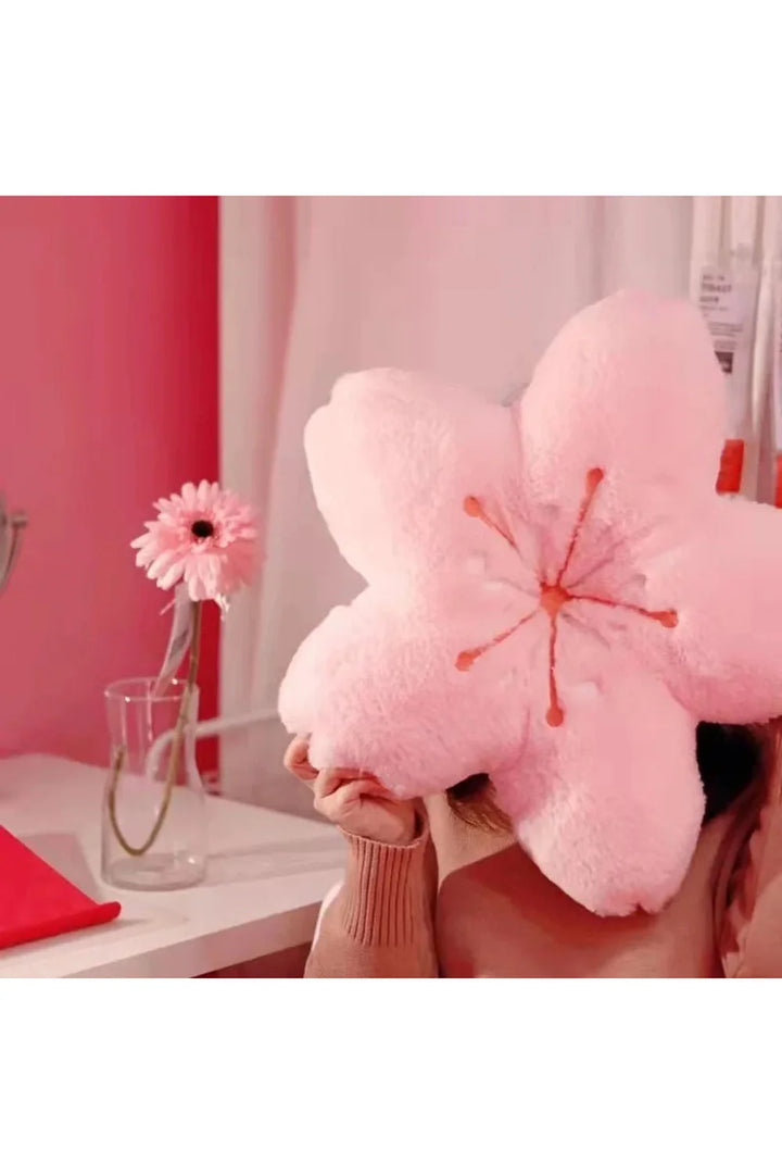 Lisslune | Petal Plush Cushion